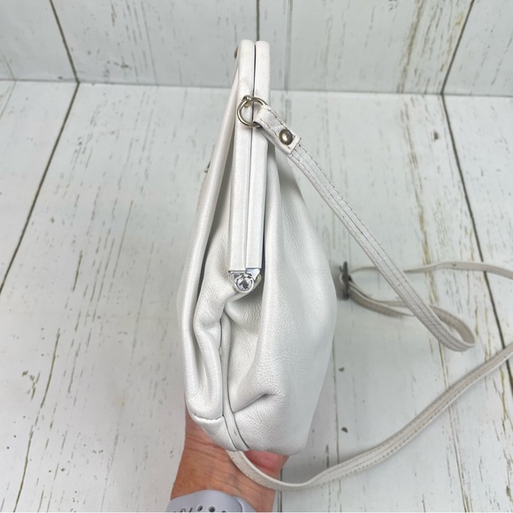 Papillon Vintage‎ Crossbody Clasp Purse - Picture 10 of 16